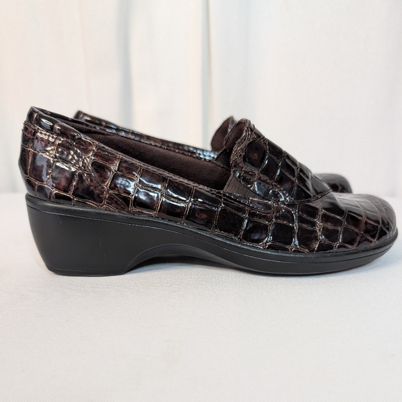 Clarks Bendables Croc Embossed Loafers - Picture 12 of 12